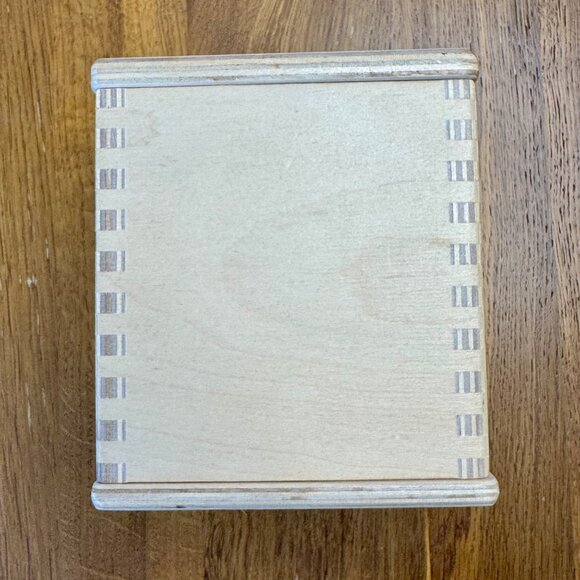 LOVEVERY Magic Tissue Box Montessori Wooden Toy Box With Lid & Colorful Tissues - Picture 10 of 12